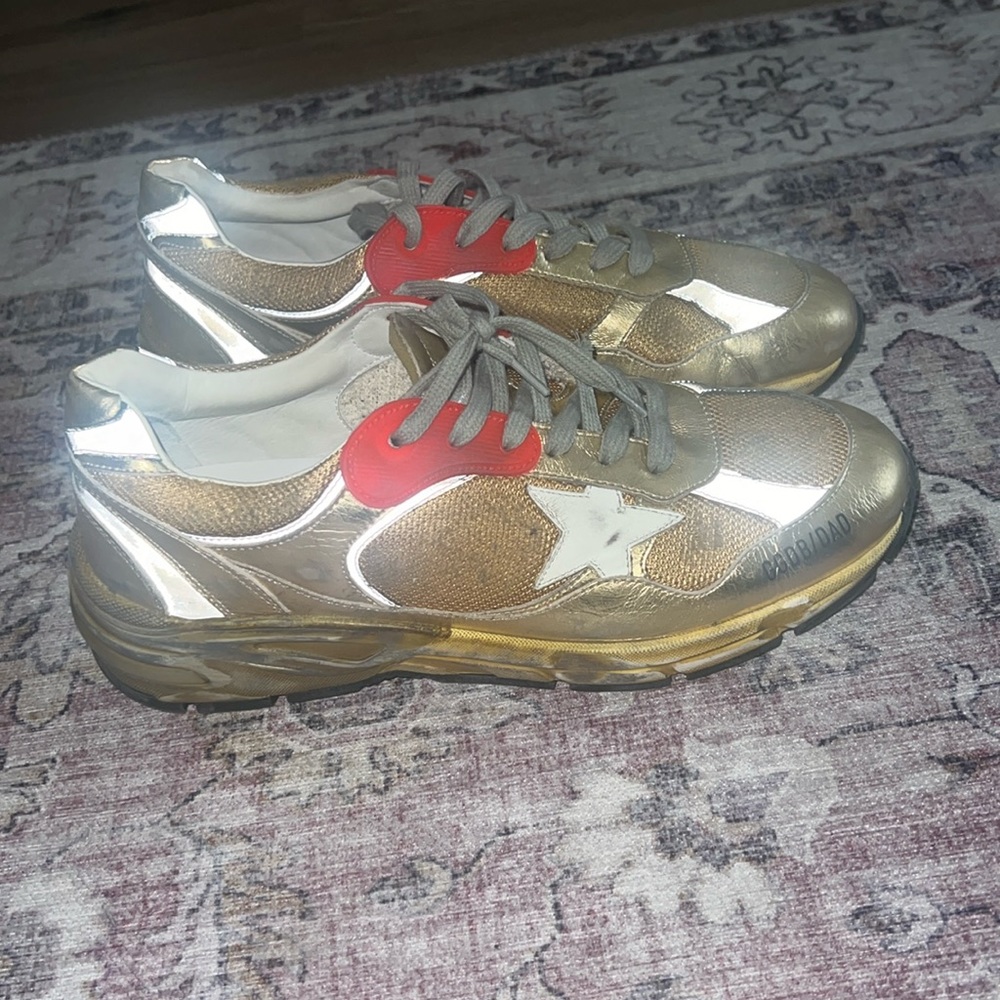 Golden goose dad star . Gold men’s 43/ US 10